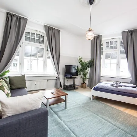 Ferienwohnungen im Jugendstil direkt an der Parkanlage VENEDIG im Herzen Erfurts Zimmer foto