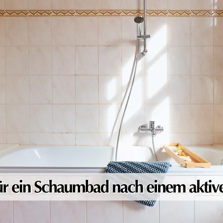 Ferienwohnungen im Jugendstil direkt an der Parkanlage VENEDIG im Herzen Erfurts Zimmer foto