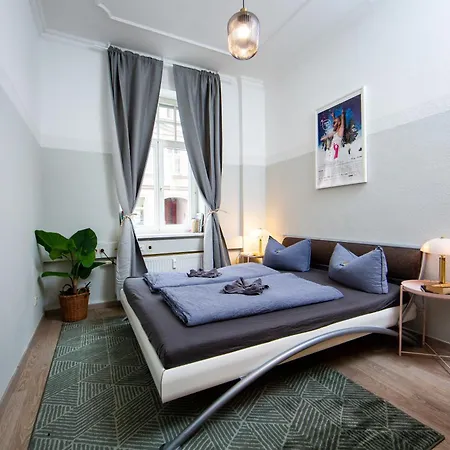Ferienwohnungen im Jugendstil direkt an der Parkanlage VENEDIG im Herzen Erfurts Zimmer foto