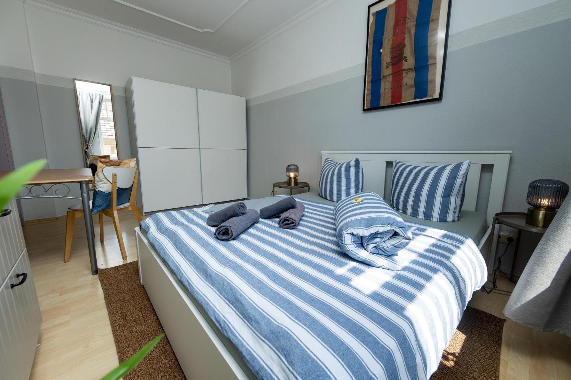 Apartment 12 Fewos Im Jugendstilhaus Mit Aufzug, Terrasse, Kingsize-bett, Smart-tv, Etc *